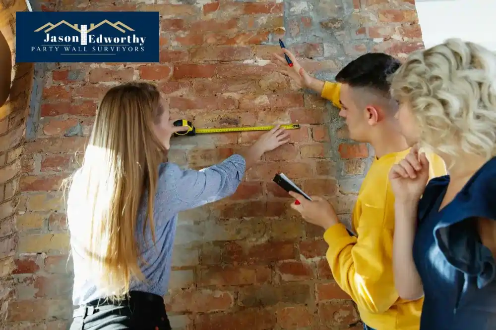What are the responsibilities of a party wall surveyor Loughborough?